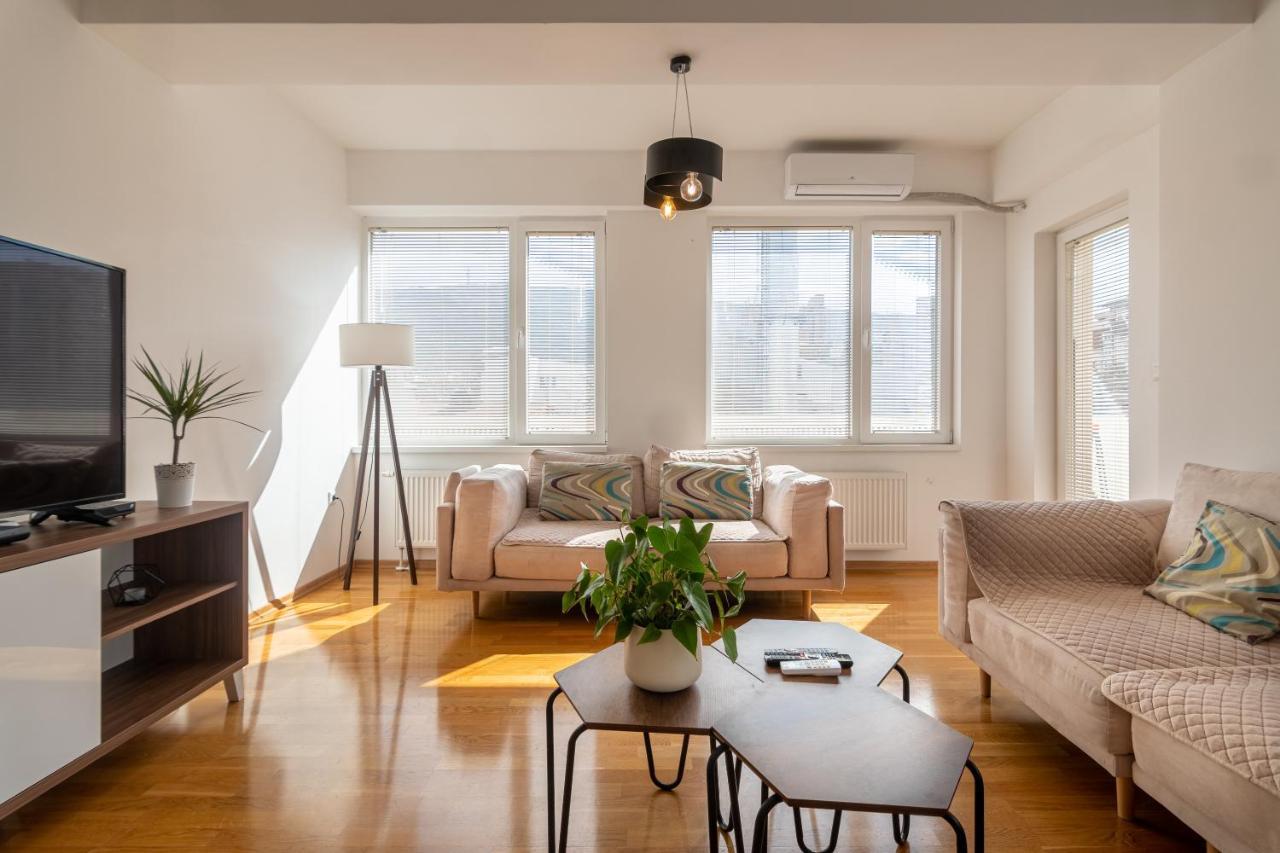 סקופיה High-End Spacious Apartment Next To City Mall מראה חיצוני תמונה